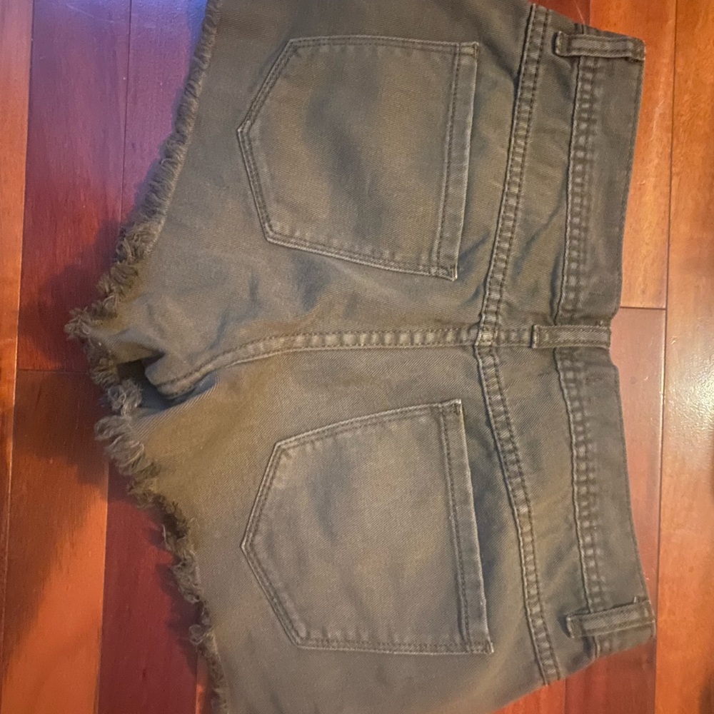 Free People | Shark Bite Shorts | size 27 Olive - Picture 2 of 7